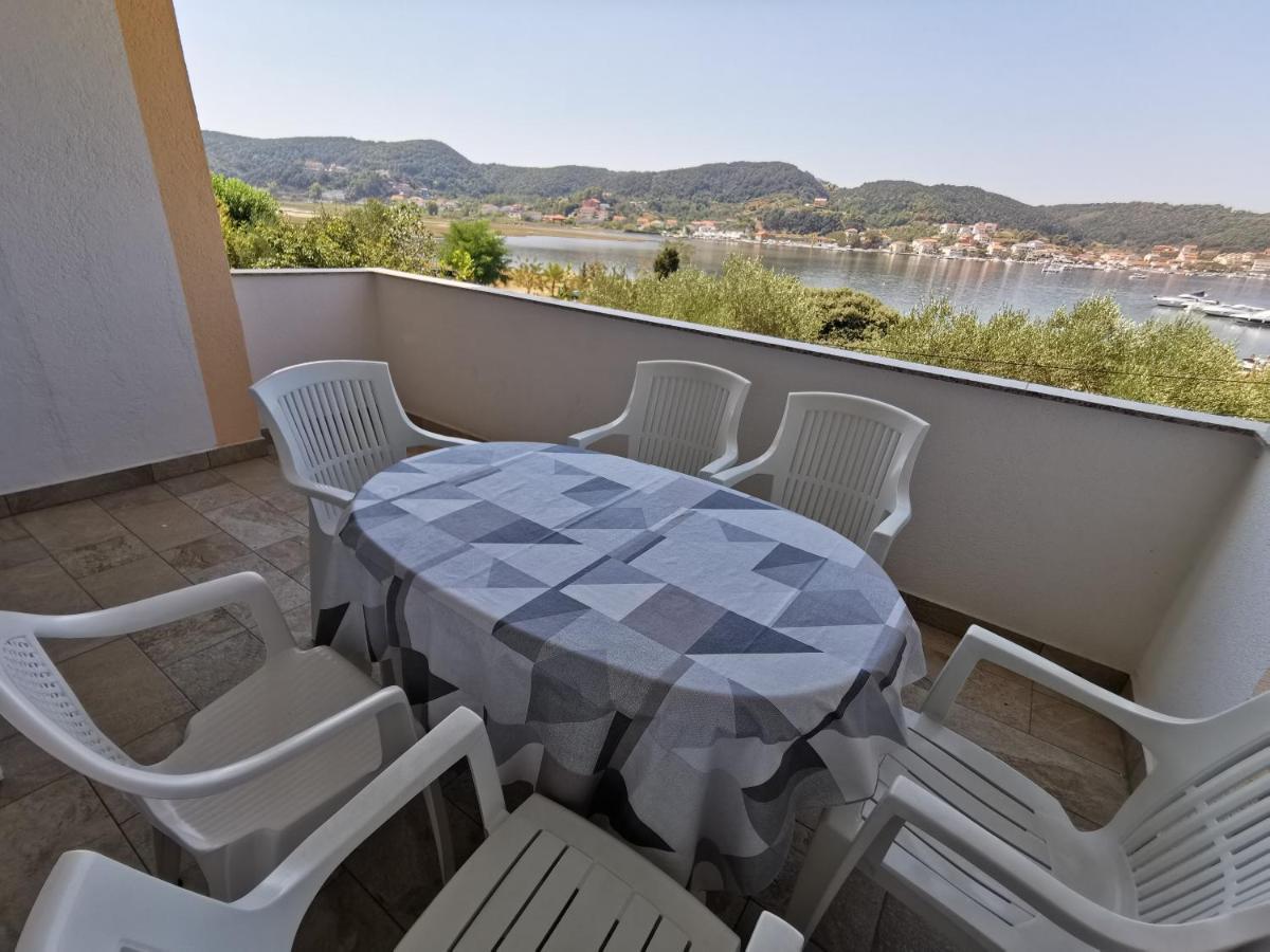 Haus Maro Apartment Supetarska Draga Ngoại thất bức ảnh
