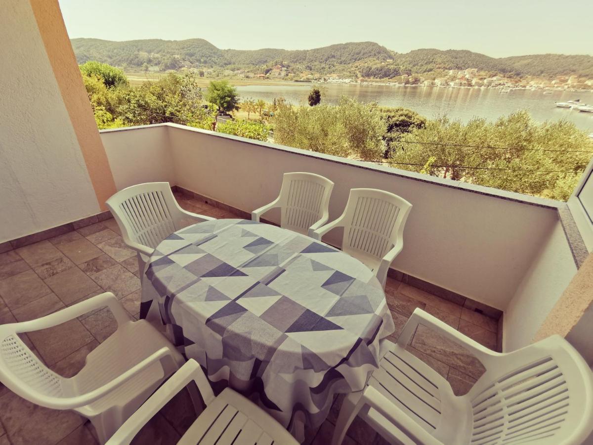 Haus Maro Apartment Supetarska Draga Ngoại thất bức ảnh